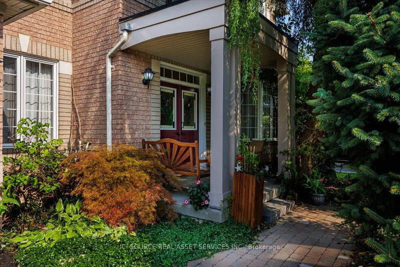 40 Maldives Cres, Brampton, L6P 1L3 | Image 3