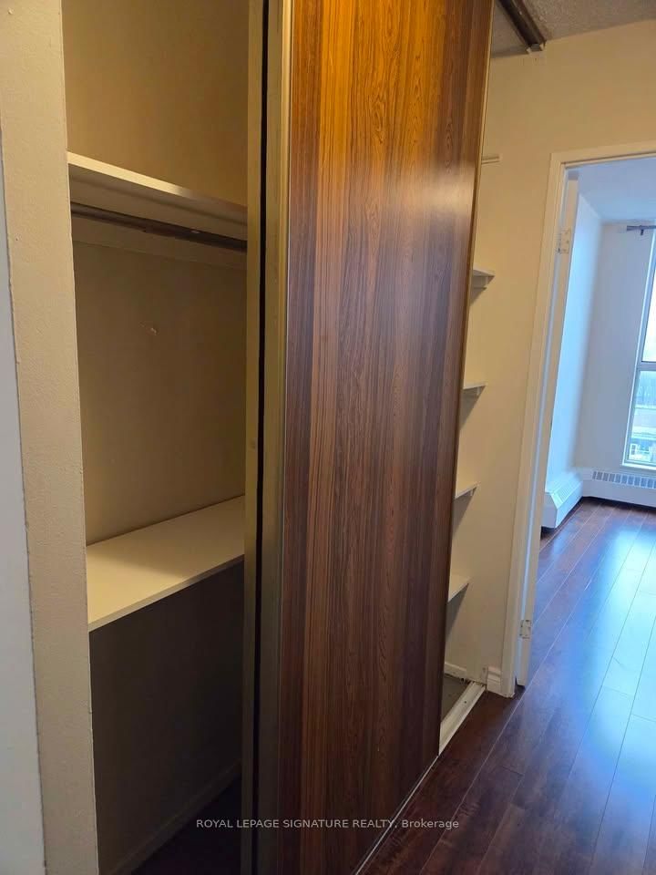 4645 Jane Street, Unit 819 - Photo 10