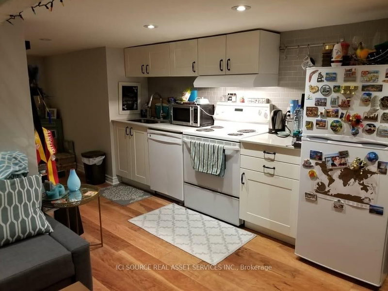 Lower - 29 Via Italia, Toronto, M6H 3R4 | Image 3