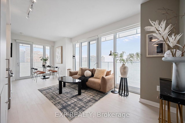 1403 - 3900 Confederation Parkway