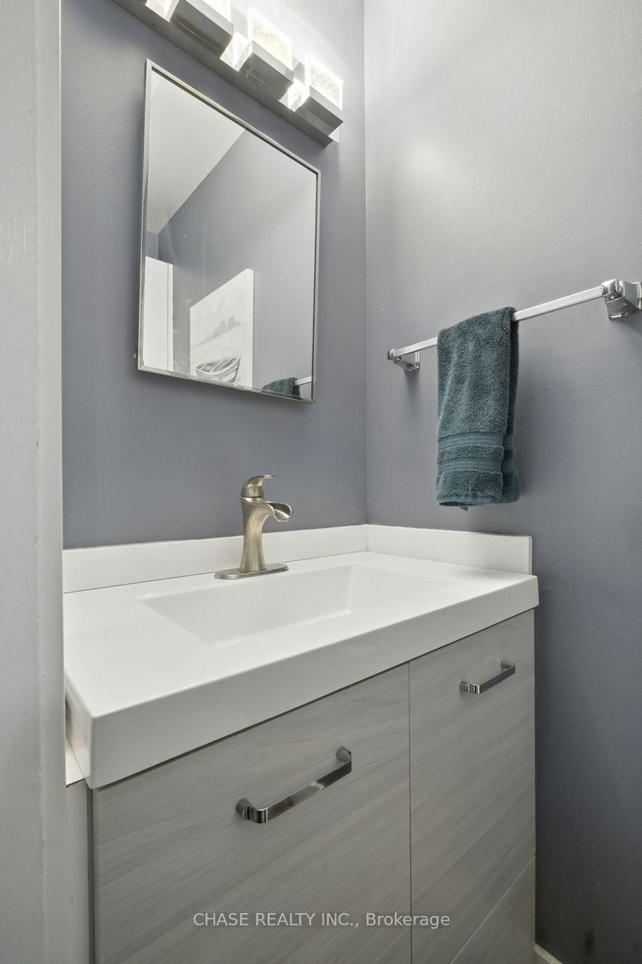 Townhouse for sale at 554 Pinedale Avenue, Burlington, Ontario, L7L 3W4 - Appleby - MLS: W12918284