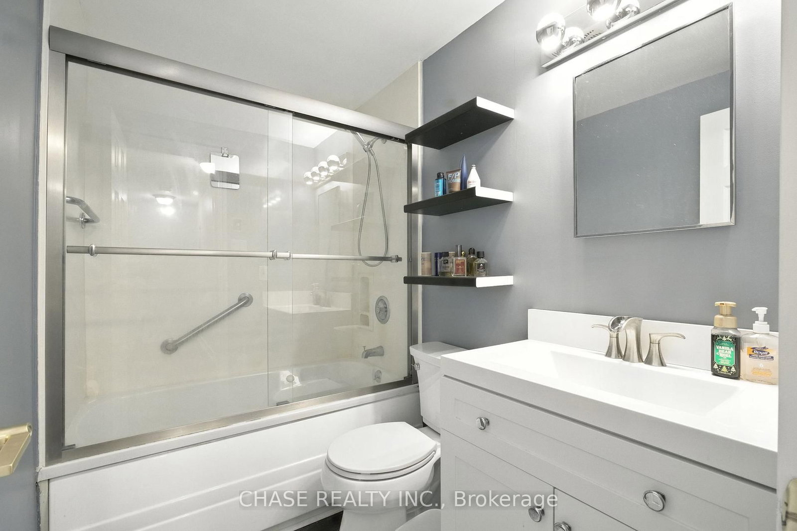 Townhouse for sale at 554 Pinedale Avenue, Burlington, Ontario, L7L 3W4 - Appleby - MLS: W12918284