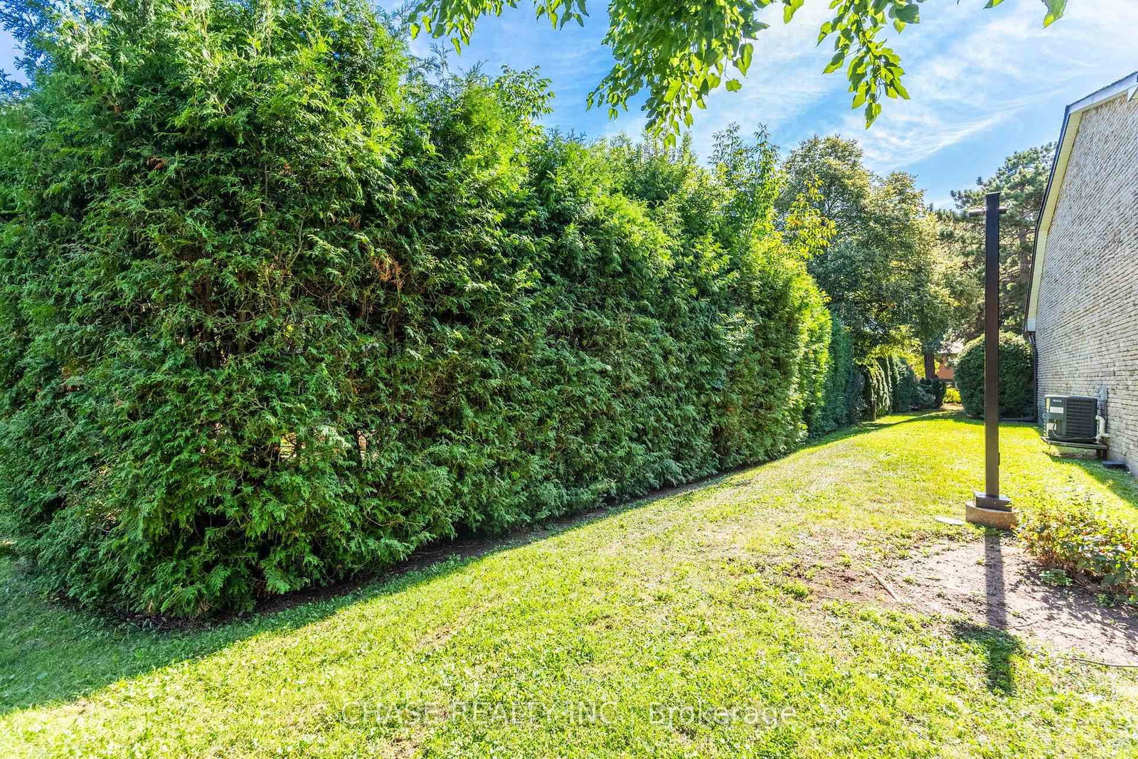 Townhouse for sale at 554 Pinedale Avenue, Burlington, Ontario, L7L 3W4 - Appleby - MLS: W12918284