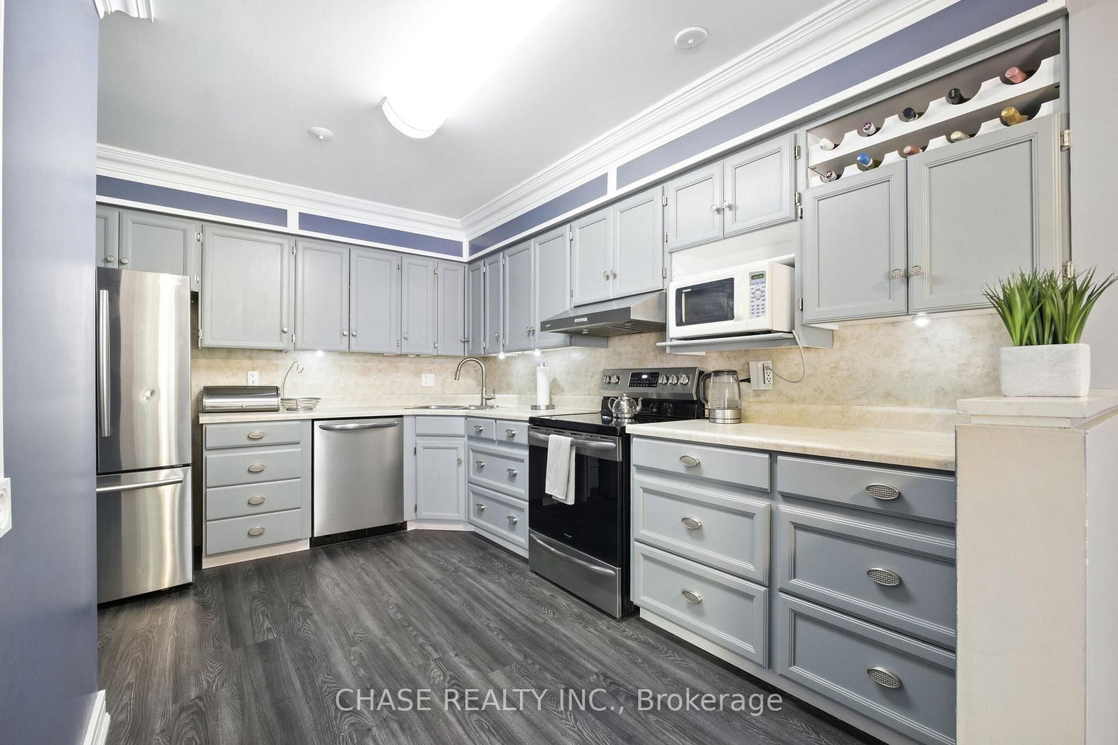 Townhouse for sale at 554 Pinedale Avenue, Burlington, Ontario, L7L 3W4 - Appleby - MLS: W12918284