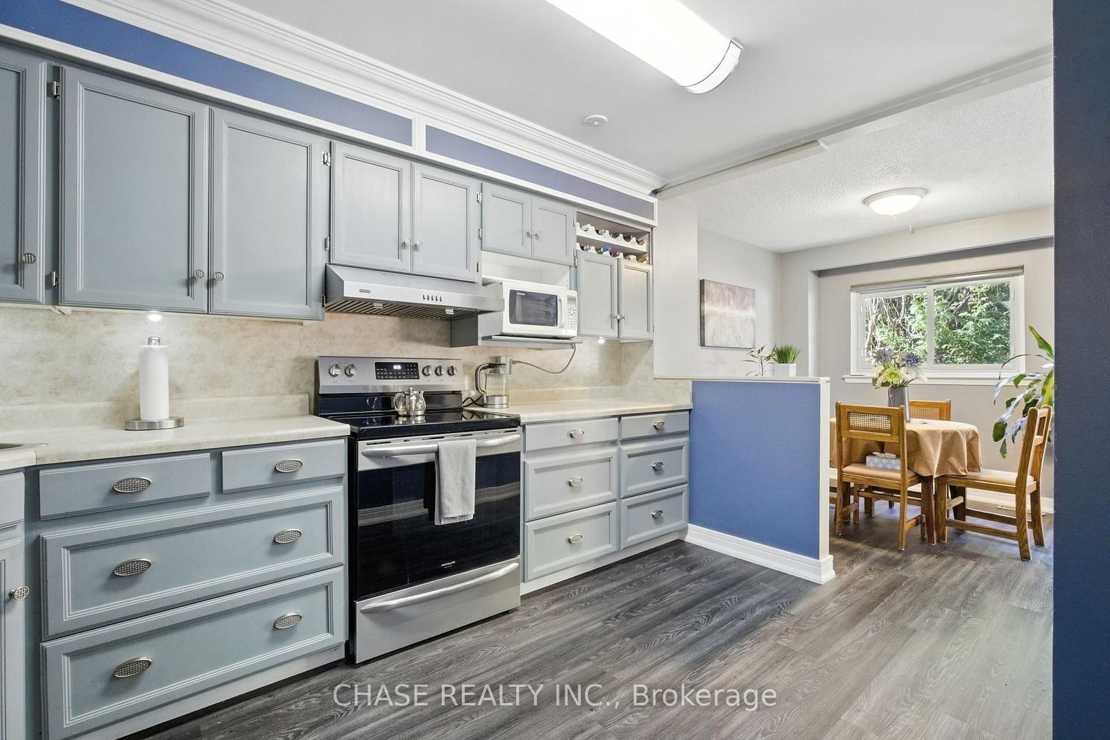 Townhouse for sale at 554 Pinedale Avenue, Burlington, Ontario, L7L 3W4 - Appleby - MLS: W12918284