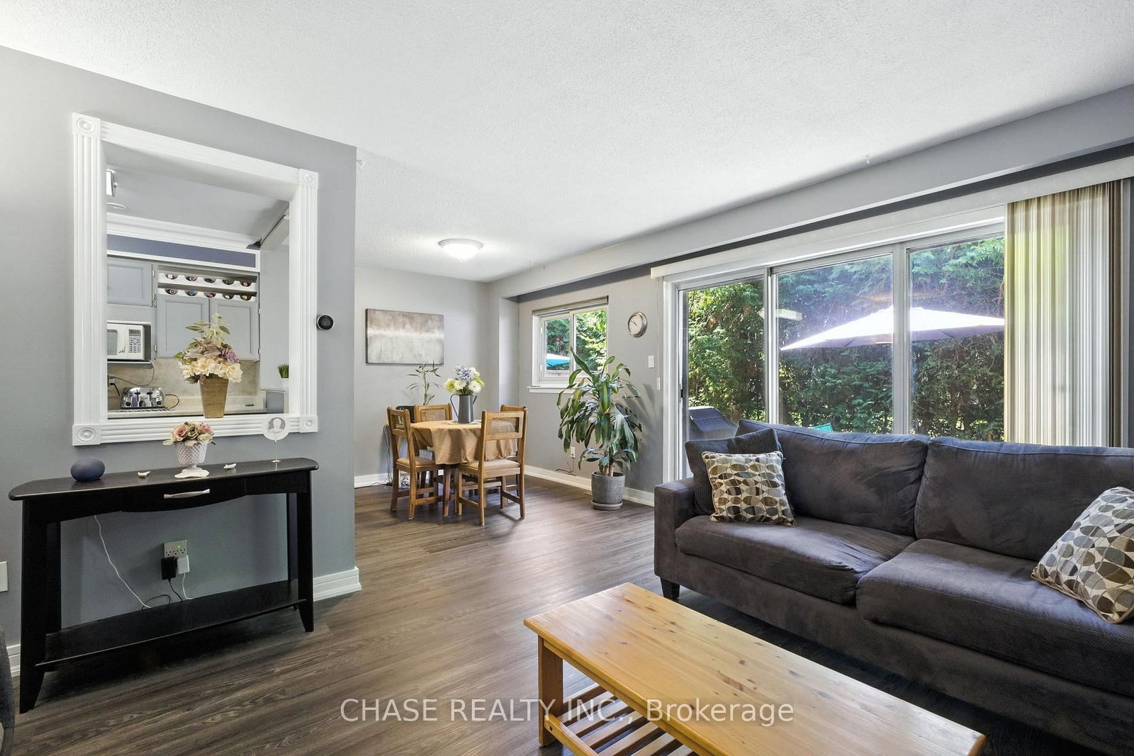 Townhouse for sale at 554 Pinedale Avenue, Burlington, Ontario, L7L 3W4 - Appleby - MLS: W12918284