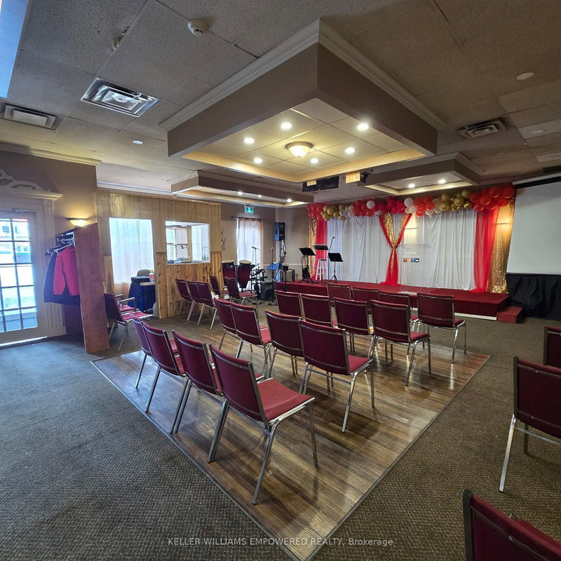 B - 55 Beverly Hills Dr, Toronto, M3L 1A2 | Image 3