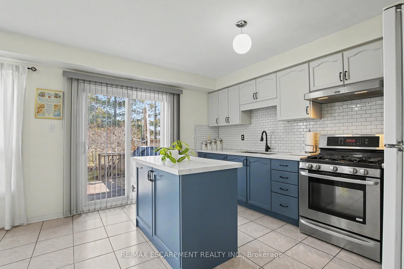 Townhouse for sale at 236 Fitzgerald Crescent, Milton, Ontario, L9T 5Y4 - Dempsey - MLS: W12918544