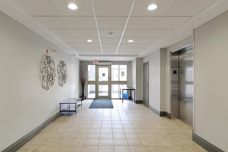 104 - 4016 Kilmer Dr, Burlington, L7M 5A7 | Image 2