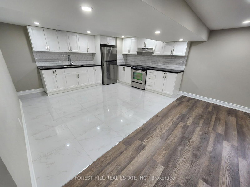 Lower - 2577 Whaley Dr, Mississauga, L5B 1X1 | Image 2