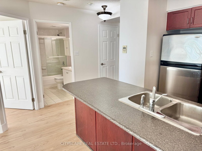 156 Enfield Mississauga,Ontario L5B 4L8 — Photo 5