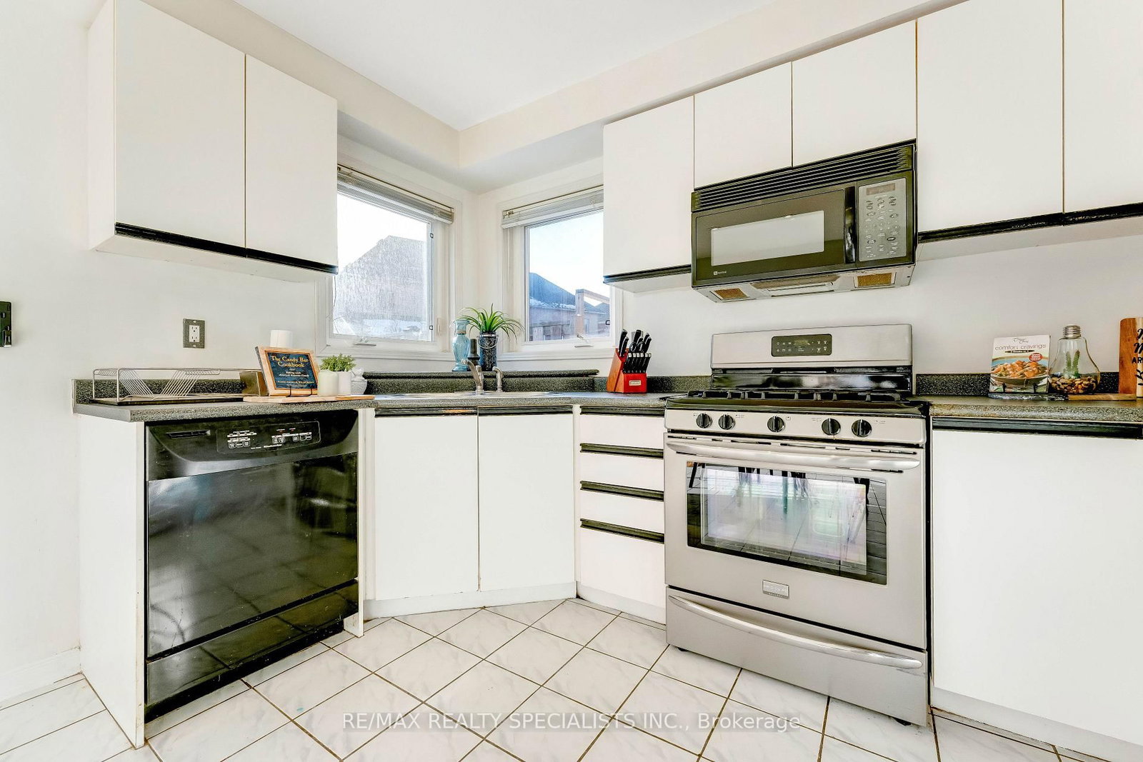 Semi-Detached House for sale at 65 Clover Bloom Road, Brampton, Ontario, L6R 1S4 - Sandringham-Wellington - MLS: W12919060