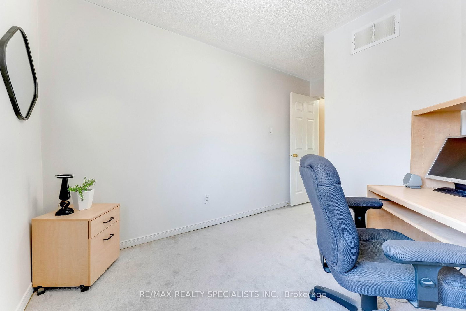 Semi-Detached House for sale at 65 Clover Bloom Road, Brampton, Ontario, L6R 1S4 - Sandringham-Wellington - MLS: W12919060