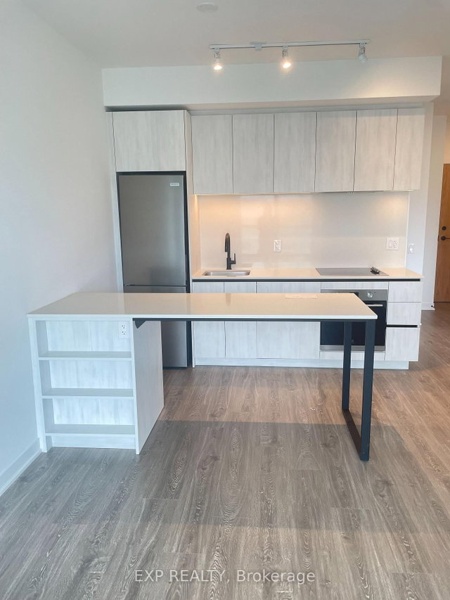 309 - 2495 Eglinton Avenue W