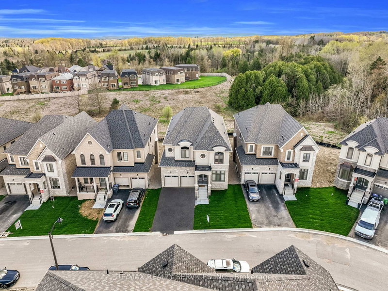 67 James Walker Ave, Caledon, L7C 4M8 | Image 2