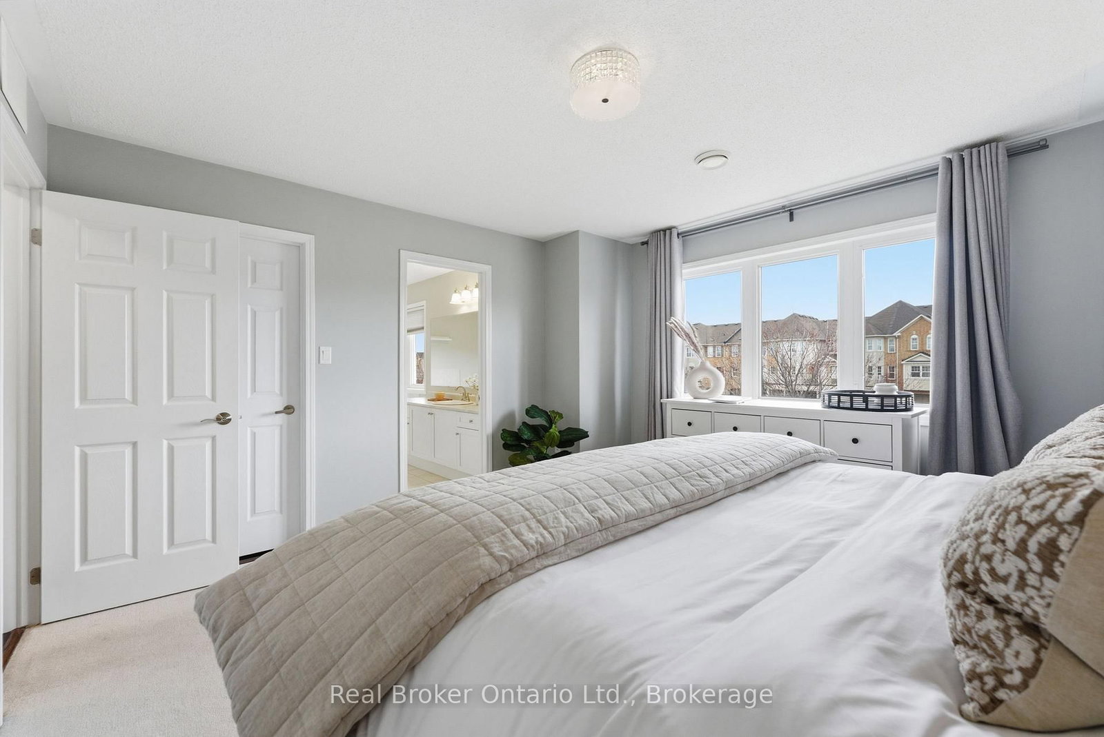 Detached House for sale at 910 Vickerman Way, Milton, Ontario, L9T 0K5 - Coates - MLS: W12919460