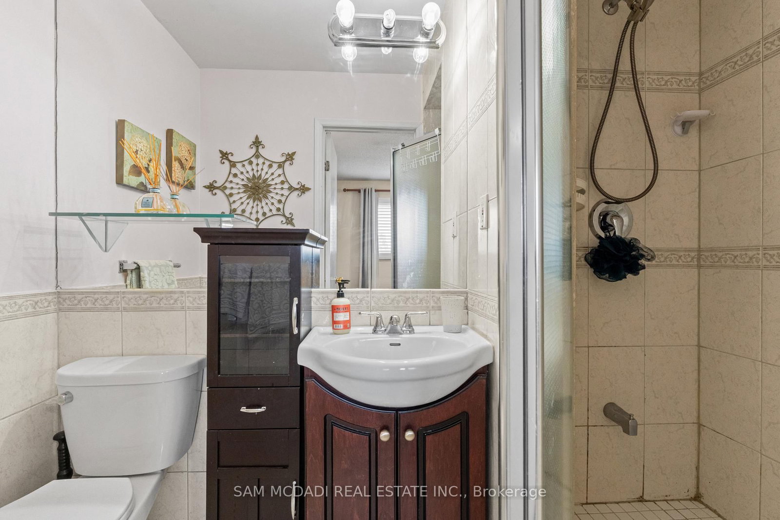 Detached House for sale at 1004 Queensbridge Drive, Mississauga, Ontario, L5C 3R1 - Creditview - MLS: W12919480