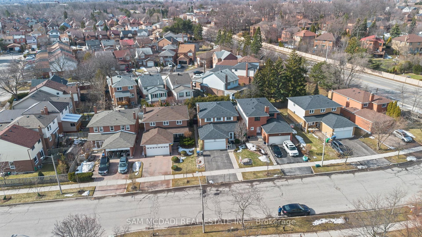 Detached House for sale at 1004 Queensbridge Drive, Mississauga, Ontario, L5C 3R1 - Creditview - MLS: W12919480