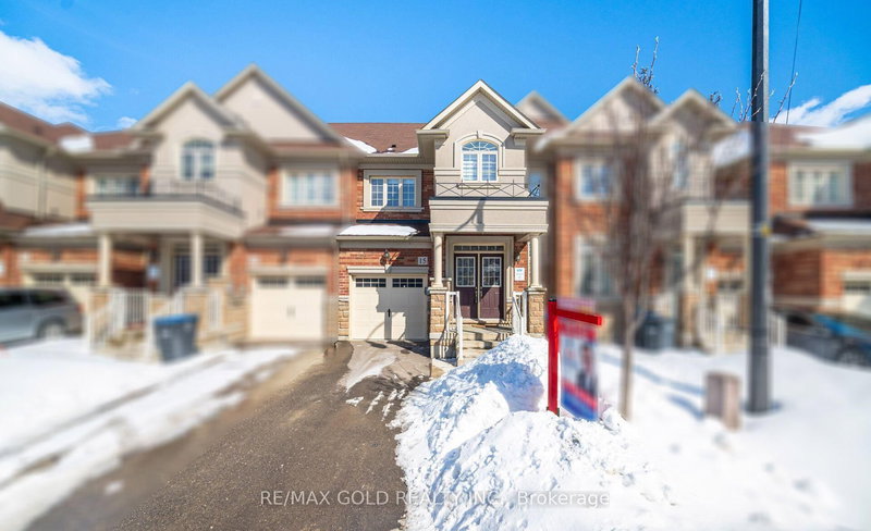 15 Hines St, Brampton, L7A 4X4 | Image 2