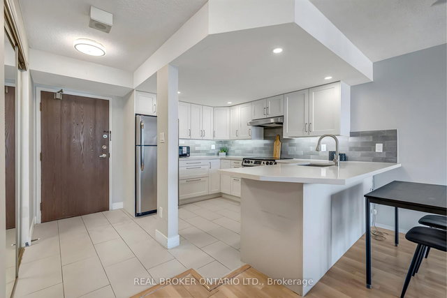 903 - 25 Agnes Street