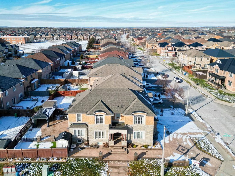 24 Prince Edward Blvd, Brampton, L6P 2N8 | Image 2