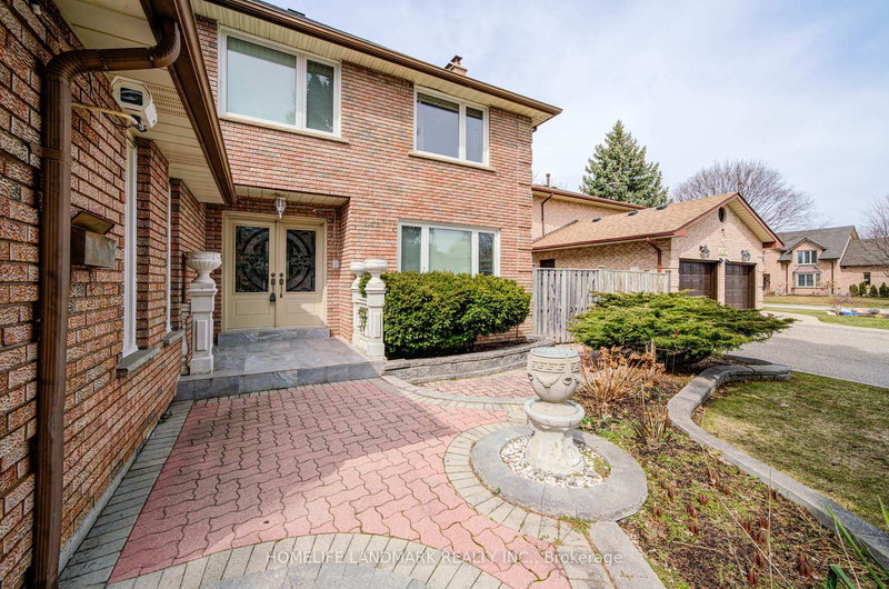 4303 Bridlepath Tr, Mississauga, L5L 3K3 | Image 3