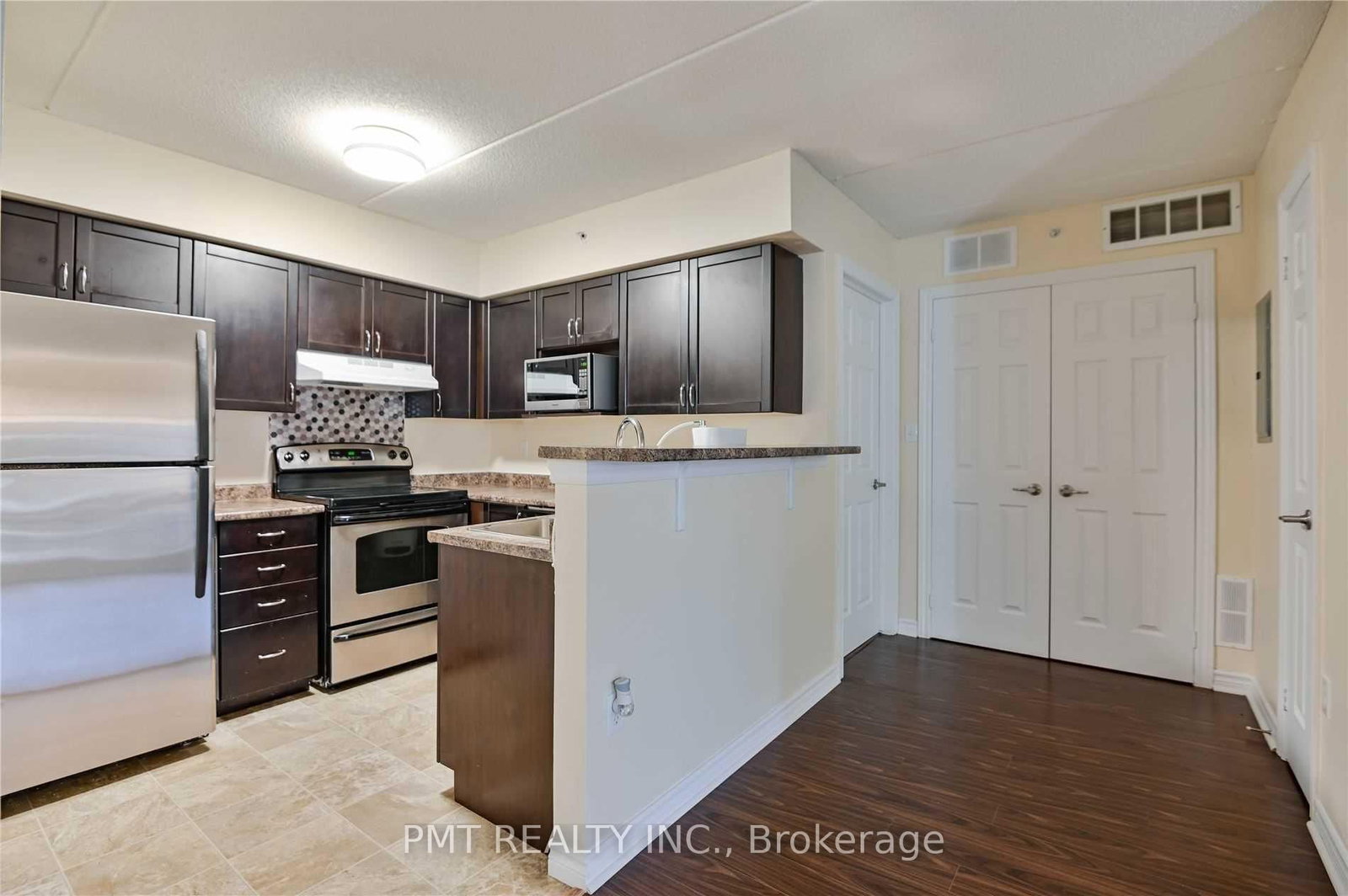 Condo for lease at 206-1370 Main Street, Milton, Ontario, L9T 7S8 - Dempsey - MLS: W12920408