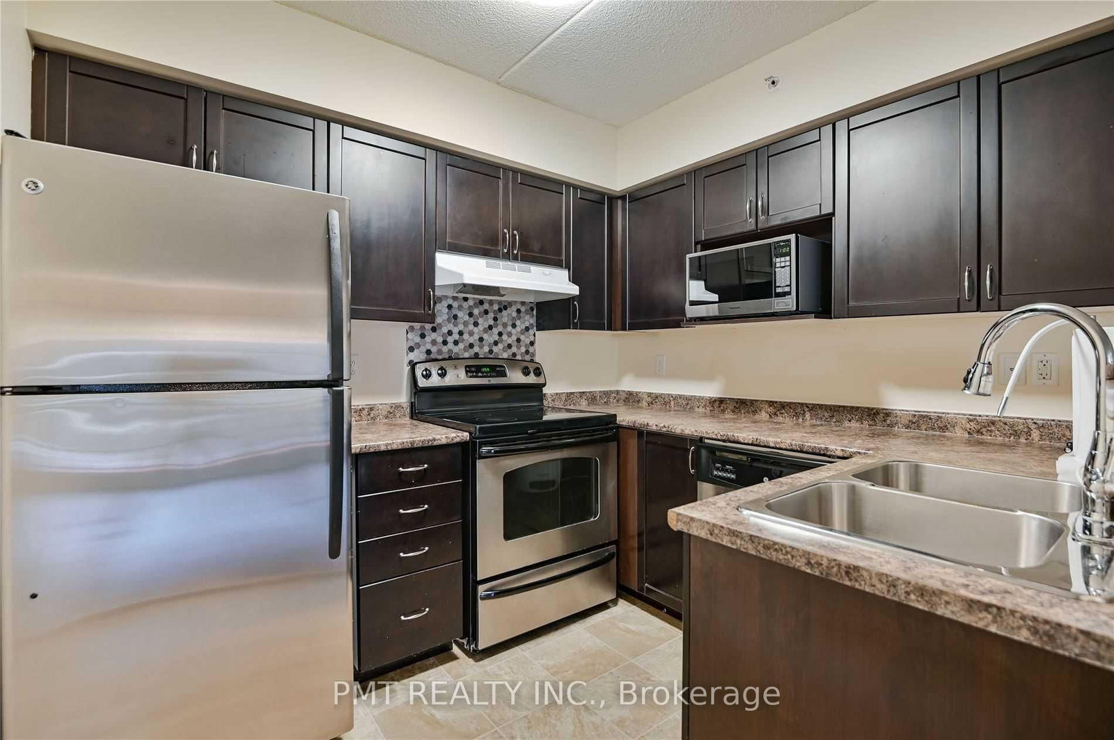 Condo for lease at 206-1370 Main Street, Milton, Ontario, L9T 7S8 - Dempsey - MLS: W12920408