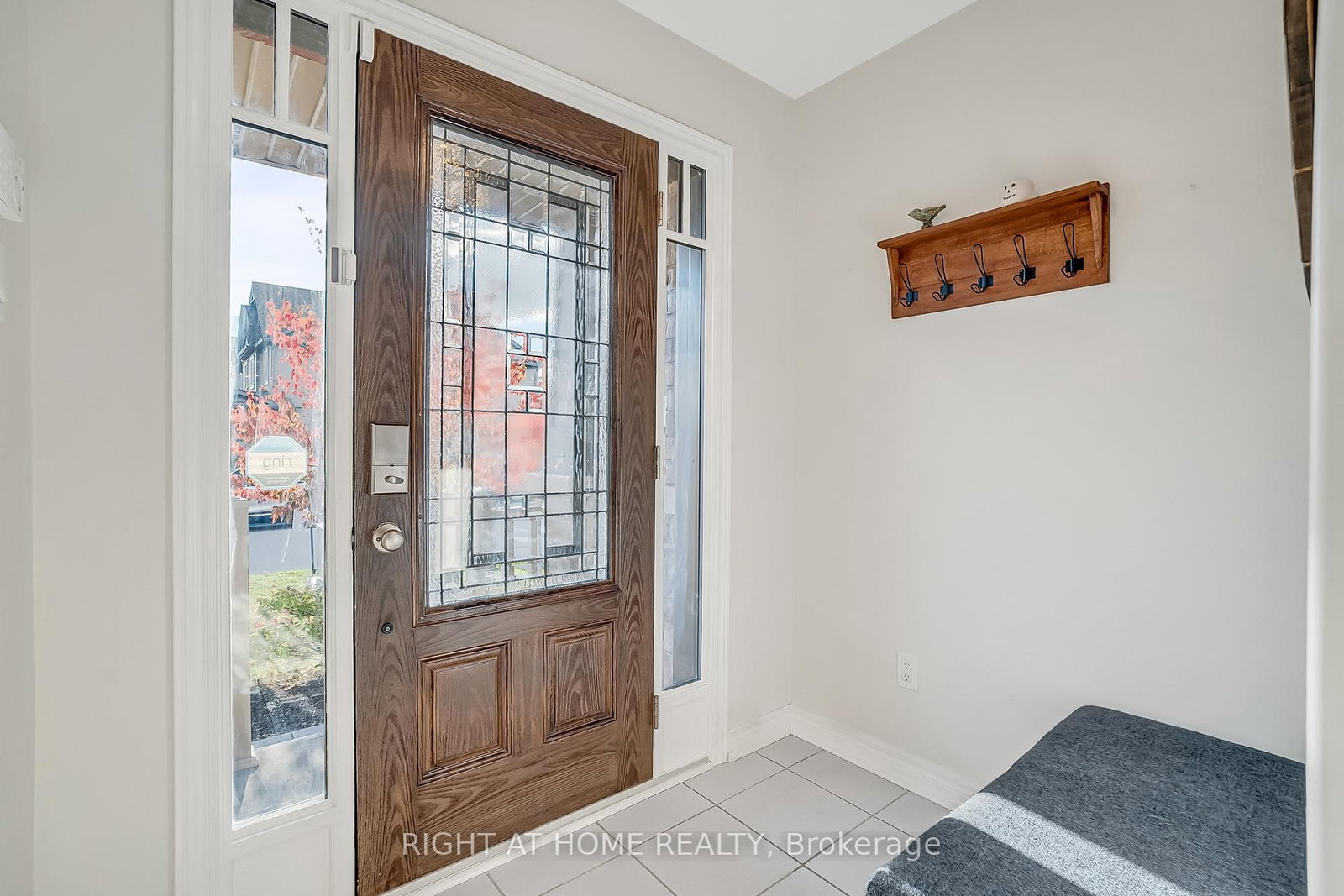 88 N Winterton Court • Orangeville, ON photo 3