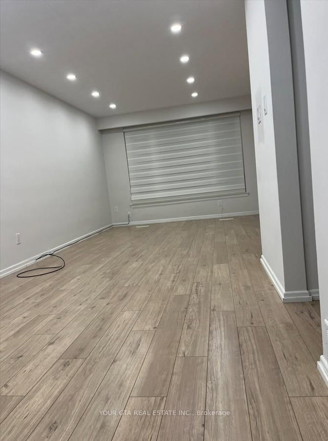 Upper - 1867 Sandgate Crescent