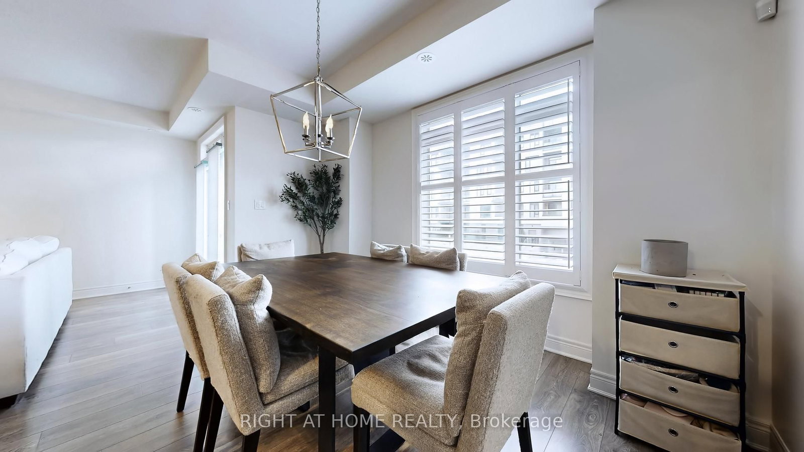 Townhouse for sale at 1423 Clarriage Court, Milton, Ontario, L9E 1J4 - Ford - MLS: W12920664