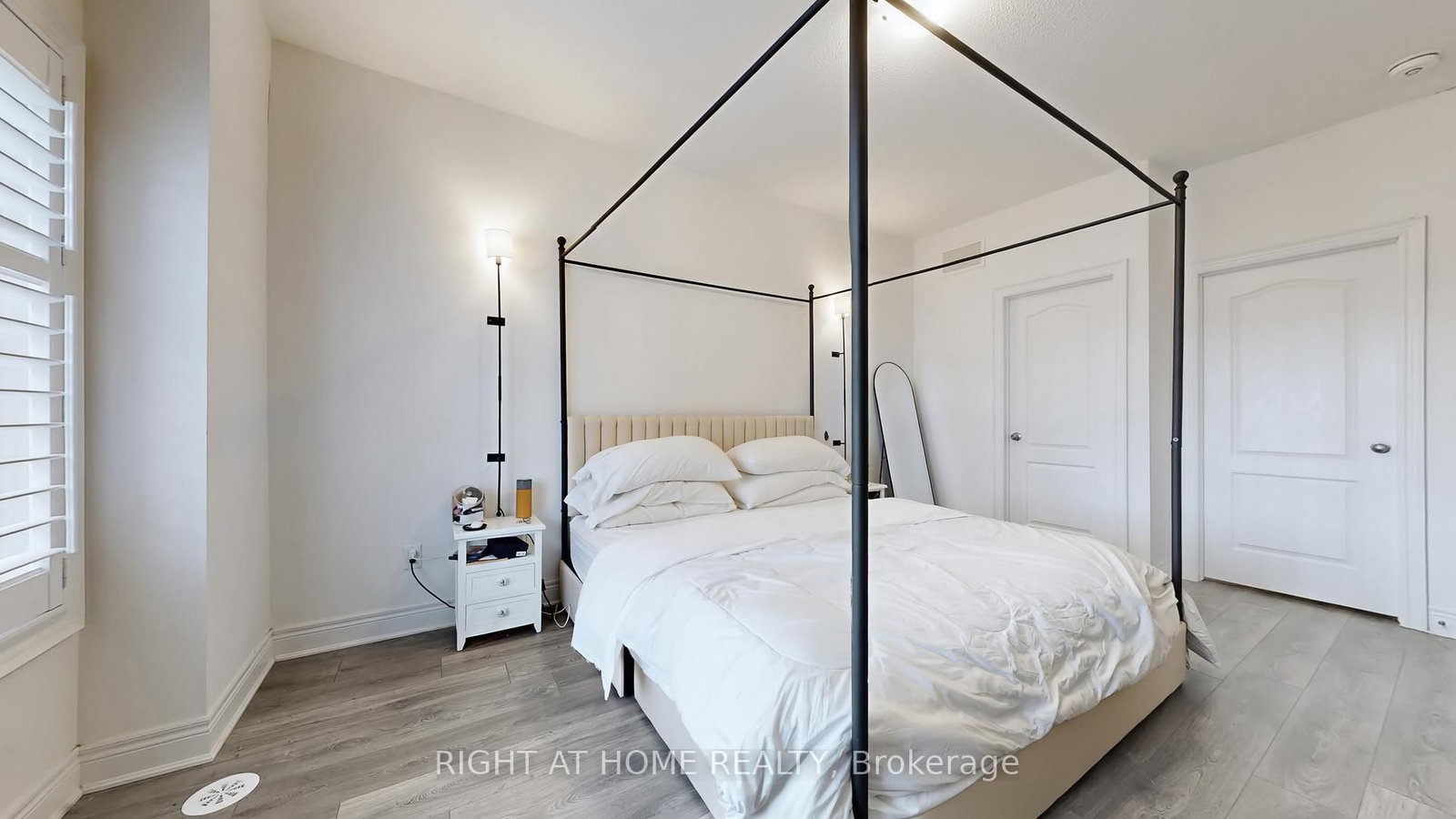 Townhouse for sale at 1423 Clarriage Court, Milton, Ontario, L9E 1J4 - Ford - MLS: W12920664