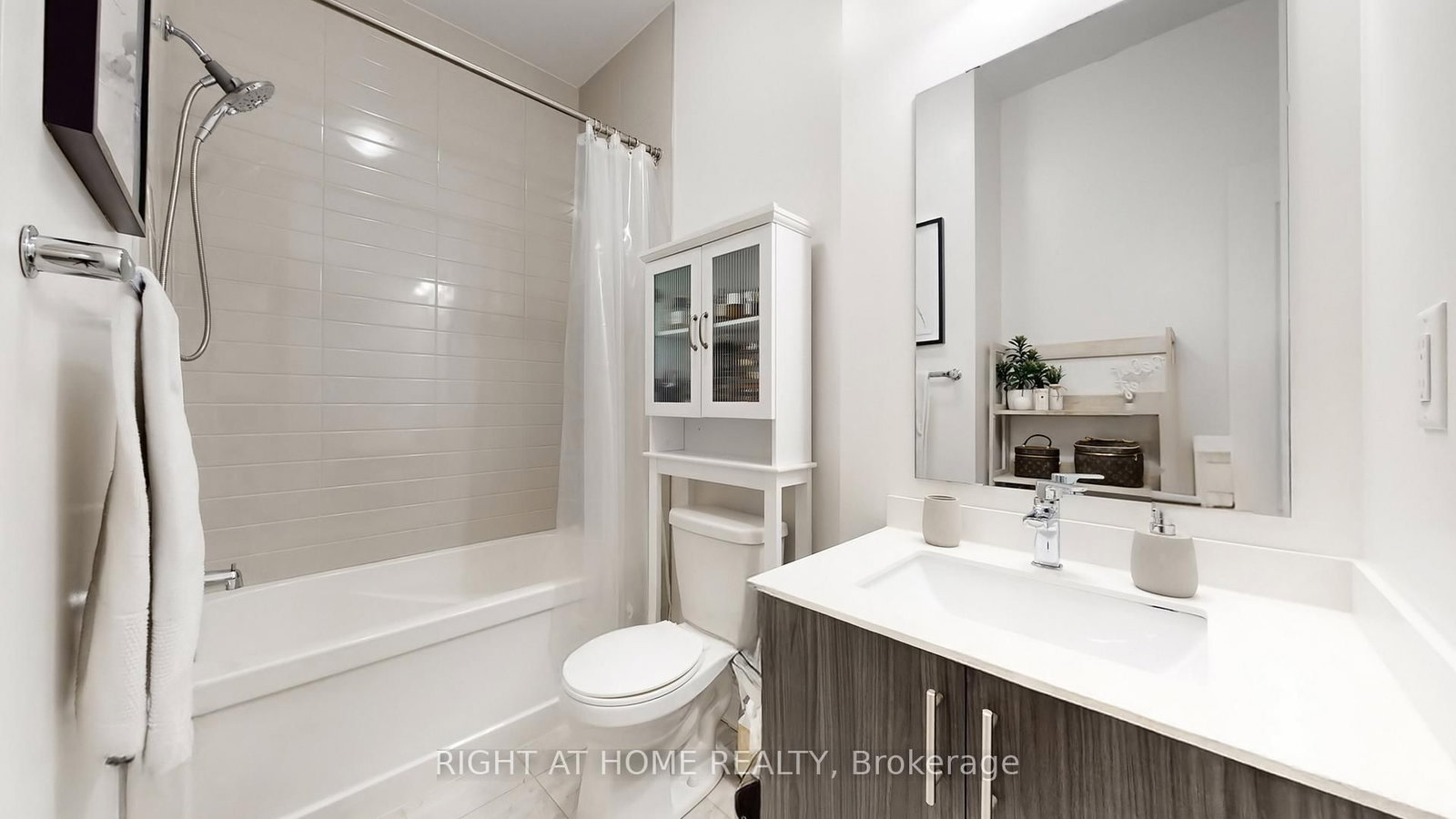 Townhouse for sale at 1423 Clarriage Court, Milton, Ontario, L9E 1J4 - Ford - MLS: W12920664