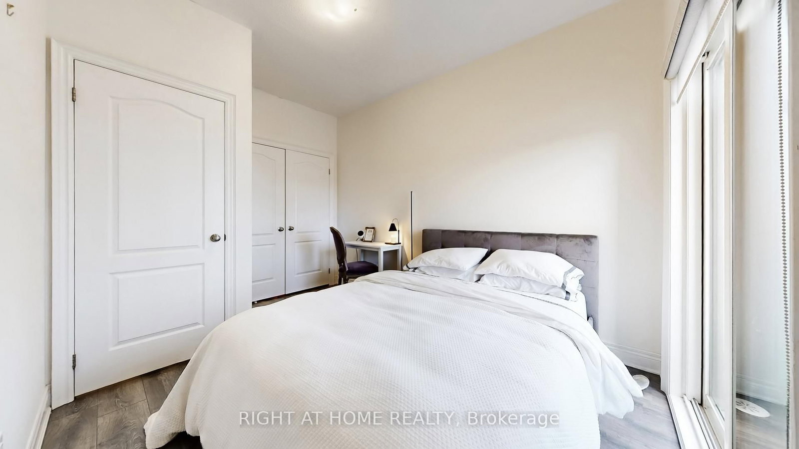 Townhouse for sale at 1423 Clarriage Court, Milton, Ontario, L9E 1J4 - Ford - MLS: W12920664