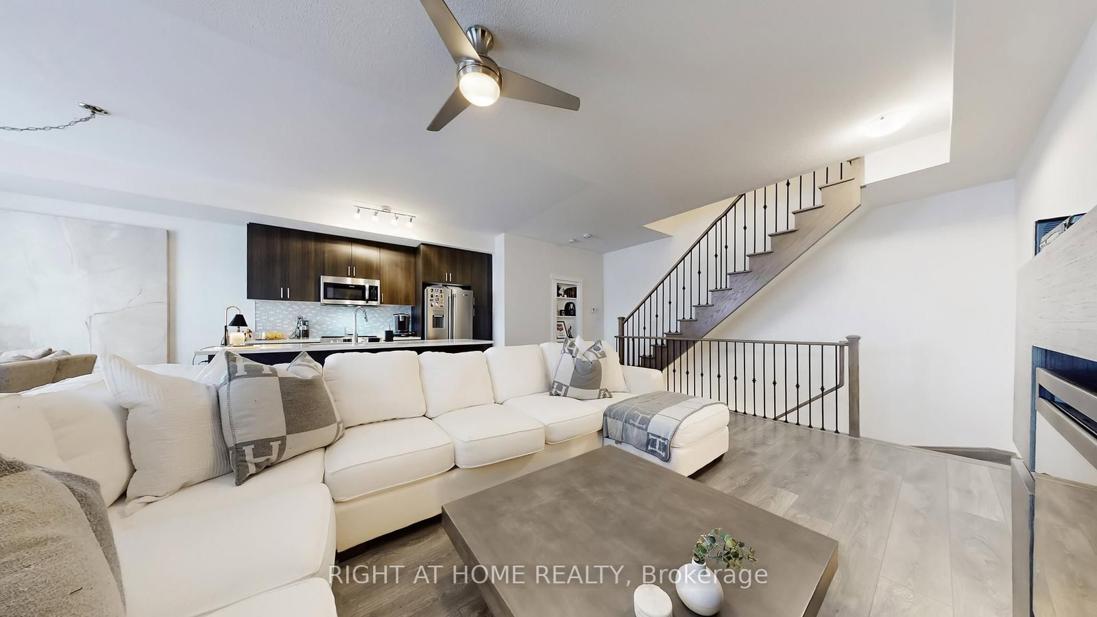 Townhouse for sale at 1423 Clarriage Court, Milton, Ontario, L9E 1J4 - Ford - MLS: W12920664