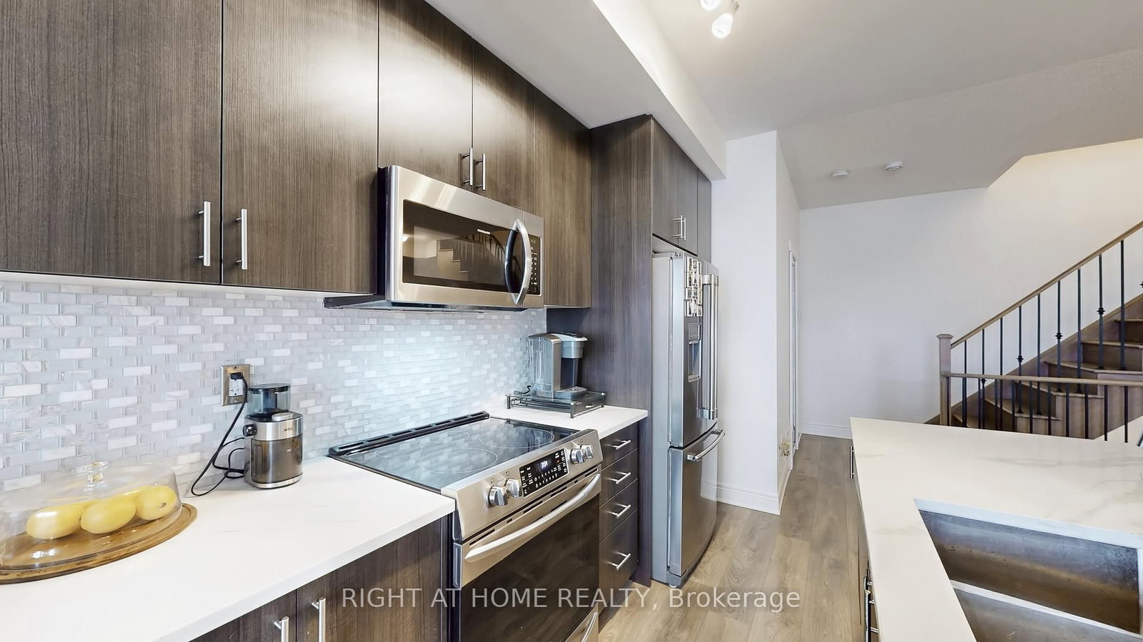 Townhouse for sale at 1423 Clarriage Court, Milton, Ontario, L9E 1J4 - Ford - MLS: W12920664