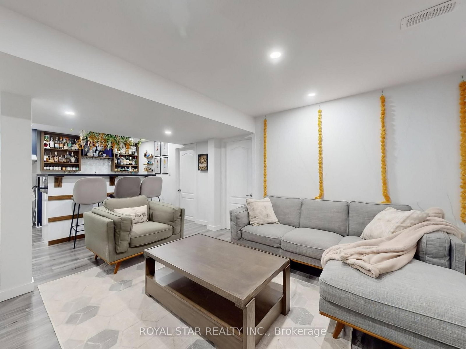 Detached House for sale at 20 Walworth Street, Halton Hills, Ontario, L7G 0N5 - Georgetown - MLS: W12920698