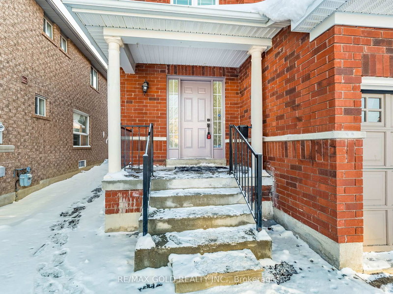 26 Waterdale Rd, Brampton, L7A 1S3 | Image 2