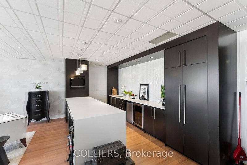 21 Queen St E, Brampton, L6W 3P1 | Image 2