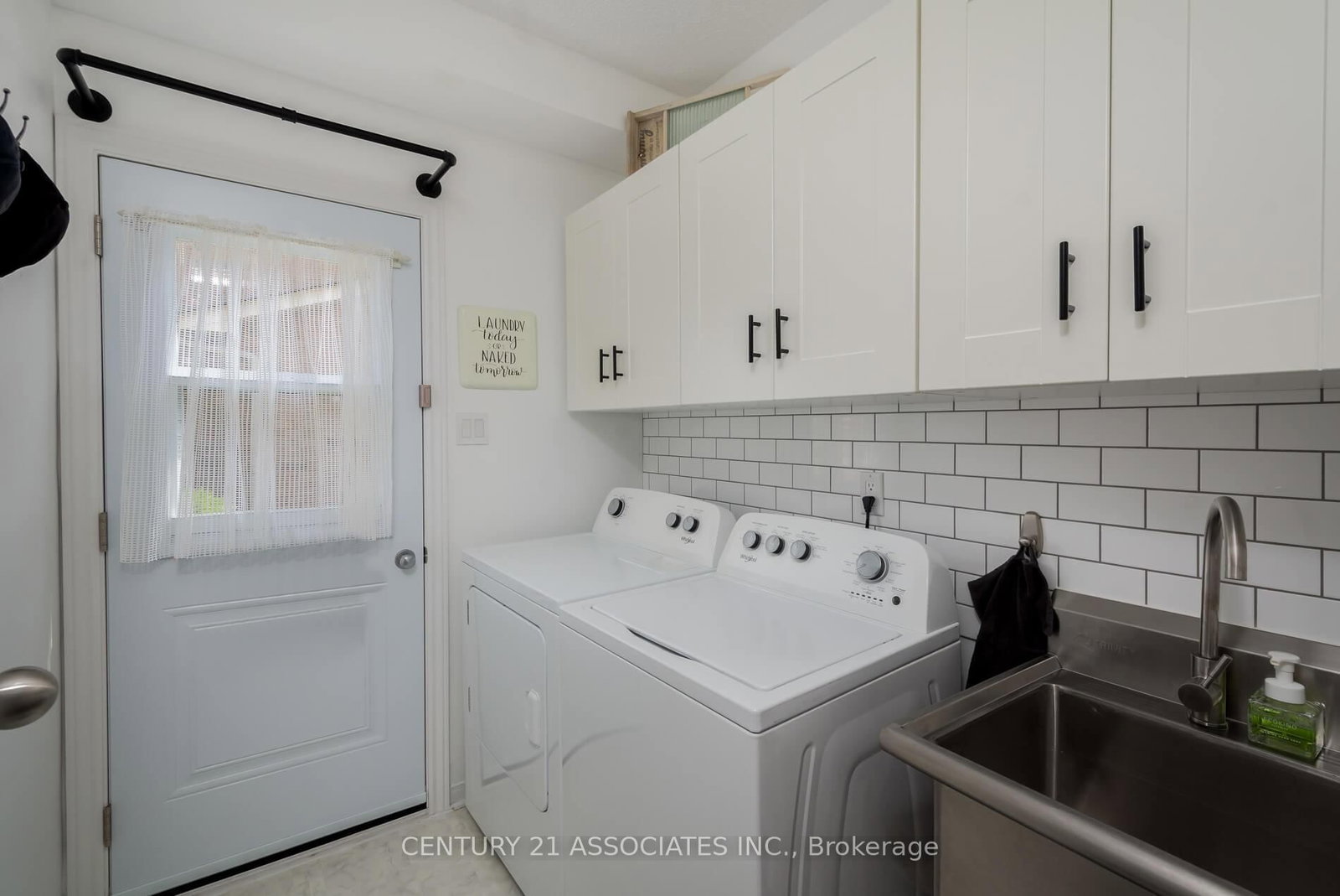 Detached House for sale at 1324 Quinpool Court, Mississauga, Ontario, L5C 4J3 - Creditview - MLS: W12920924