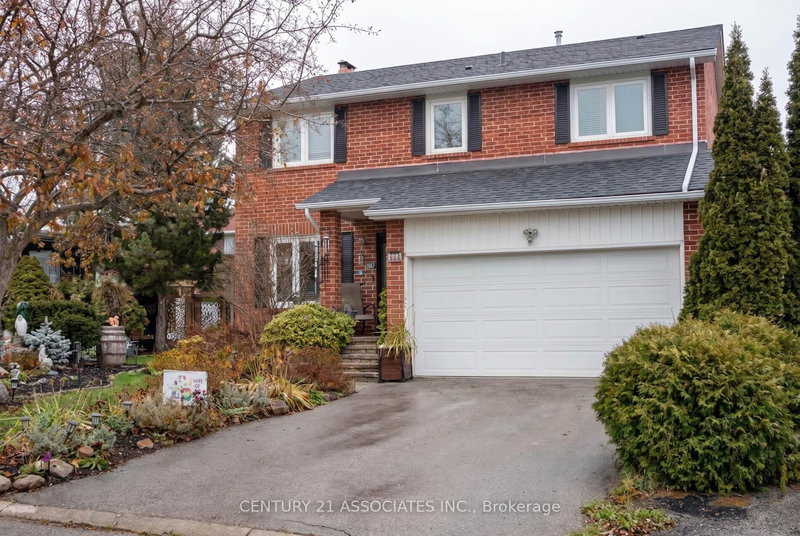 1324 Quinpool Crt, Mississauga, L5C 4J3 | Image 2