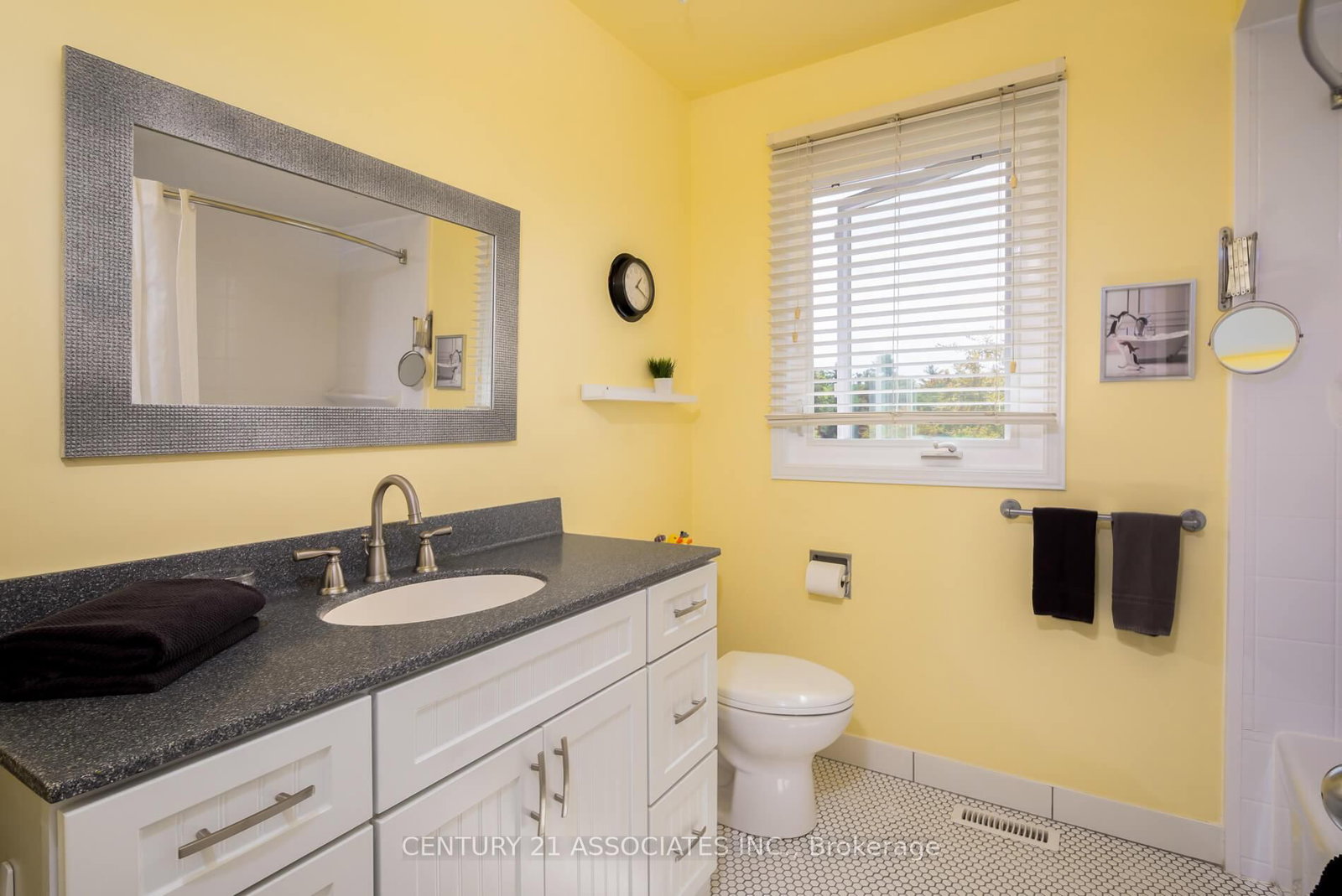 Detached House for sale at 1324 Quinpool Court, Mississauga, Ontario, L5C 4J3 - Creditview - MLS: W12920924