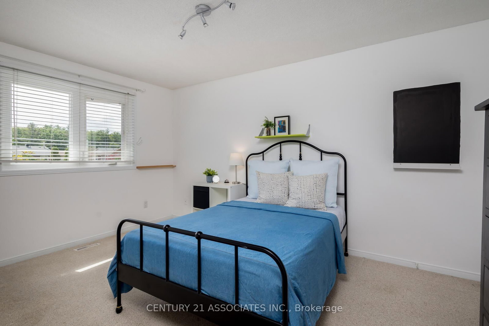 Detached House for sale at 1324 Quinpool Court, Mississauga, Ontario, L5C 4J3 - Creditview - MLS: W12920924