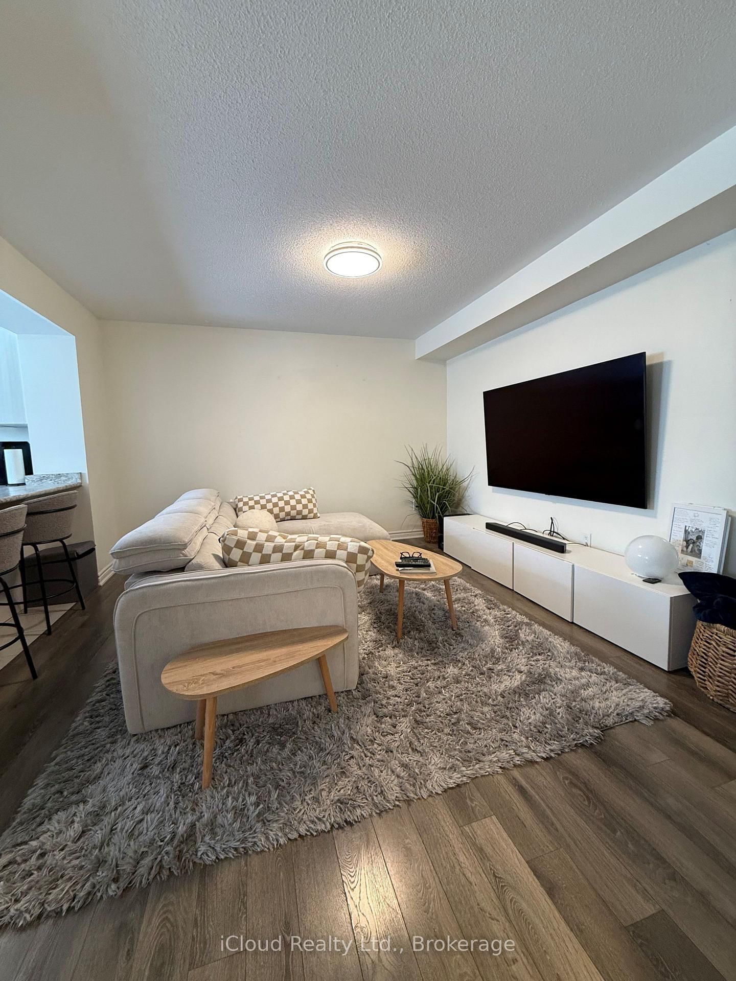 Townhouse for sale at 114 Frost Court, Milton, Ontario, L9E 1C9 - Ford - MLS: W12920926