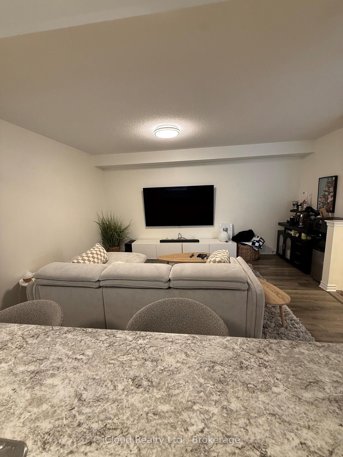 Townhouse for sale at 114 Frost Court, Milton, Ontario, L9E 1C9 - Ford - MLS: W12920926