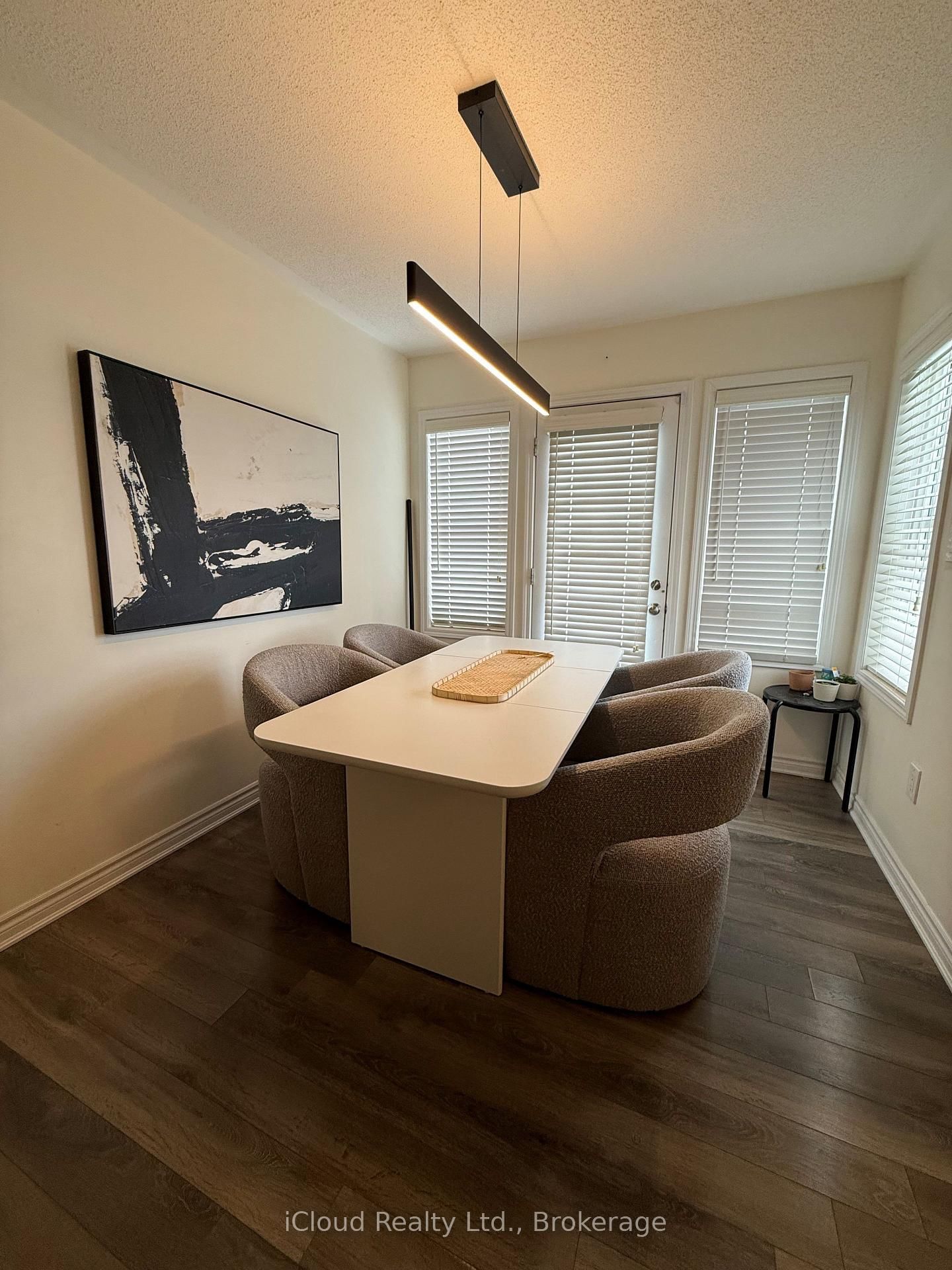 Townhouse for sale at 114 Frost Court, Milton, Ontario, L9E 1C9 - Ford - MLS: W12920926