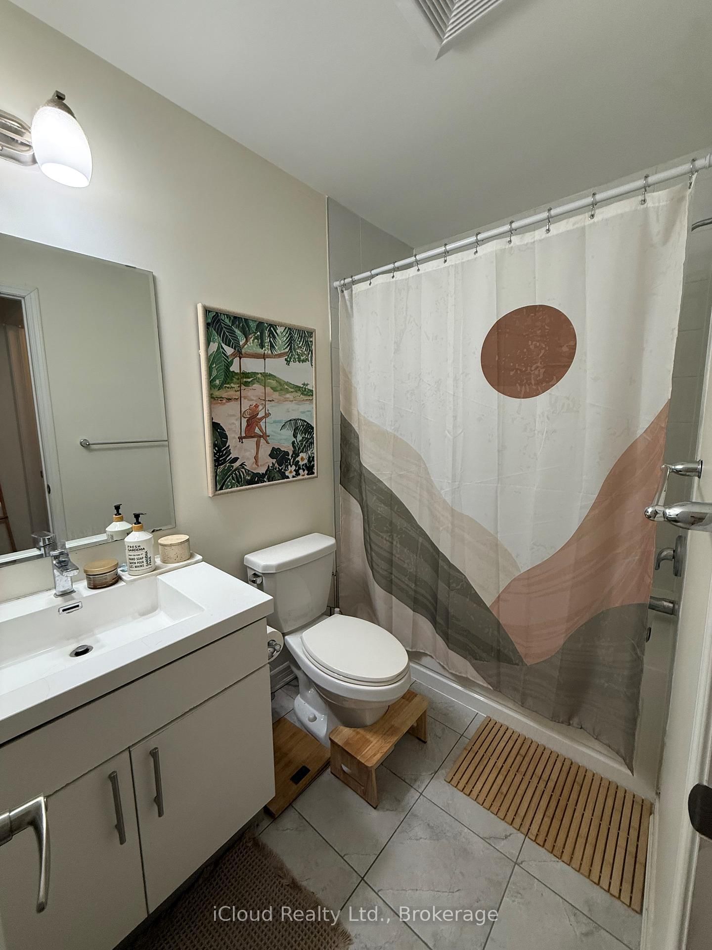 Townhouse for sale at 114 Frost Court, Milton, Ontario, L9E 1C9 - Ford - MLS: W12920926