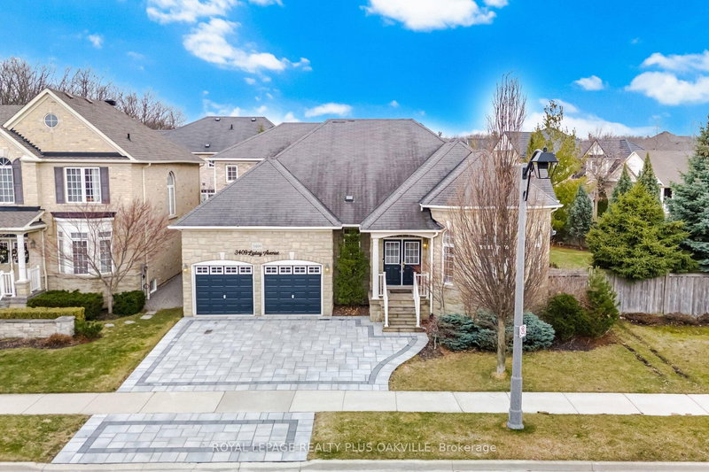 3409 Liptay Ave, Oakville, L6M 0M8 | Image 2