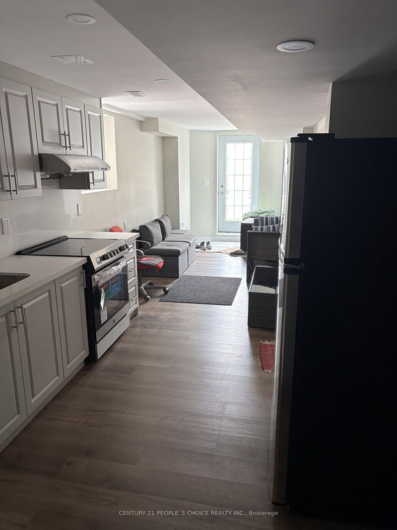 Bsmt - 11 Portrush Tr, Brampton, L6X 0R4 | Image 2