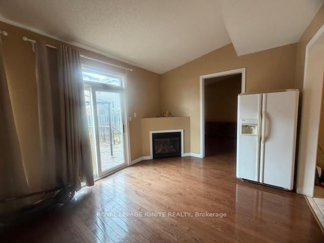 Main - 110 Pantomine Blvd, Brampton, L6Y 5P1 | Image 3
